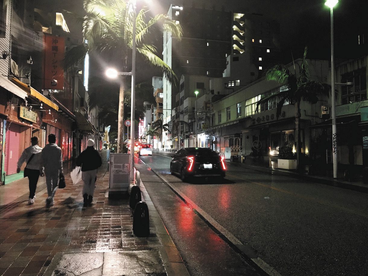 沖縄で732人 過去最多の新規感染者 世界でも最悪級 なのに国際通りには観光客うじゃうじゃ 中日スポーツ 東京中日スポーツ