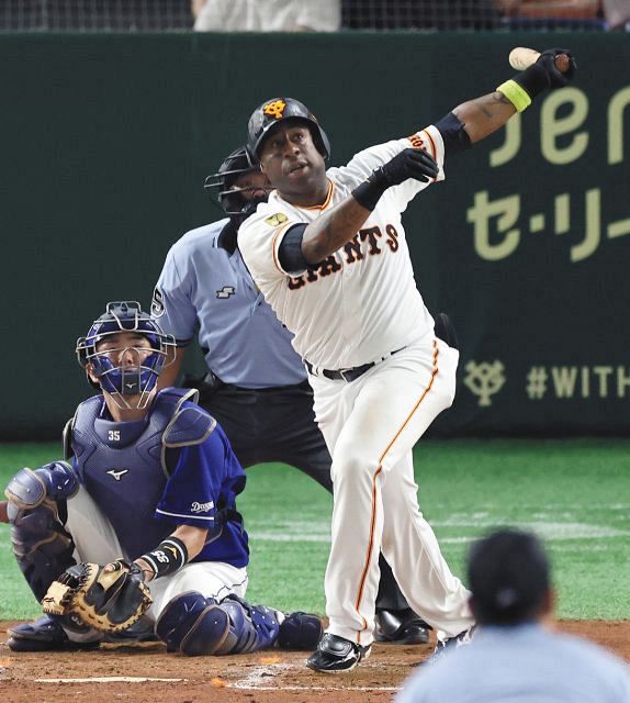 巨人 ウィーラーが特大アーチ 最高の結果になってくれてうれしいよ ハックション 中日スポーツ 東京中日スポーツ