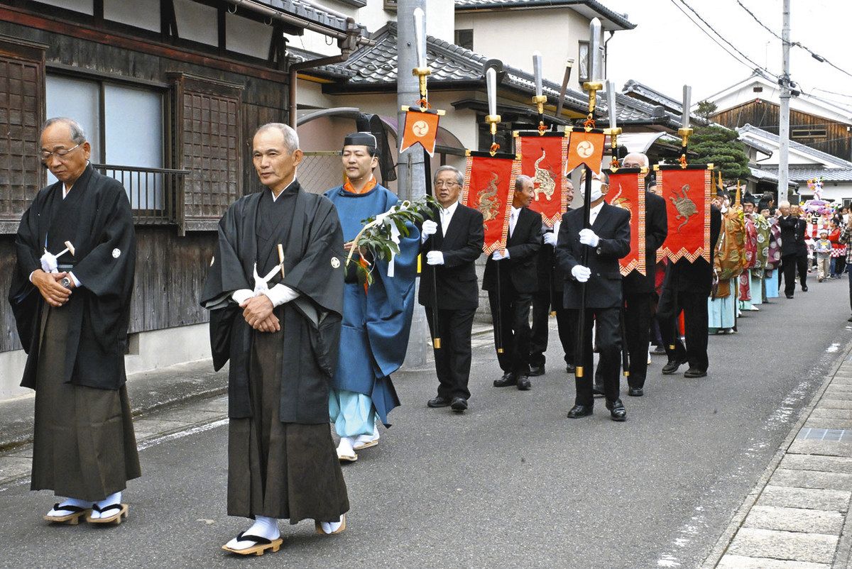 菅原道真の霊を慰める25年に1度の祭礼 津田天満宮で「萬燈祭」：中日