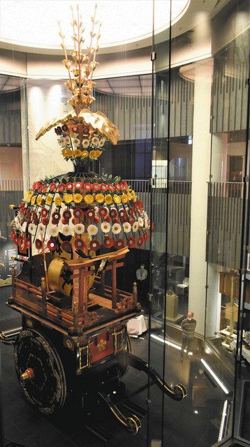 二番町の御車山を搬入 高岡の会館 展示入れ替え：北陸中日新聞Web