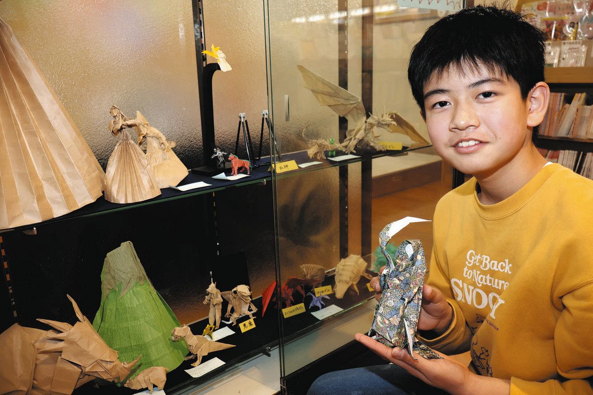 飯田市で精巧な折り紙展示