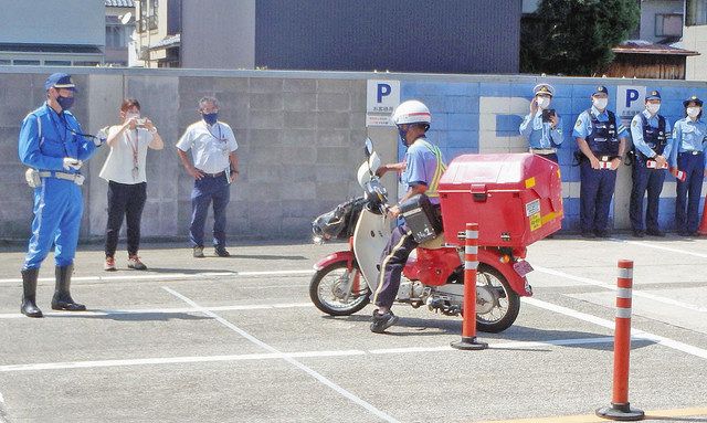 郵便局の配達員に模範的な運転講習 県警と坂井西署 中日新聞web
