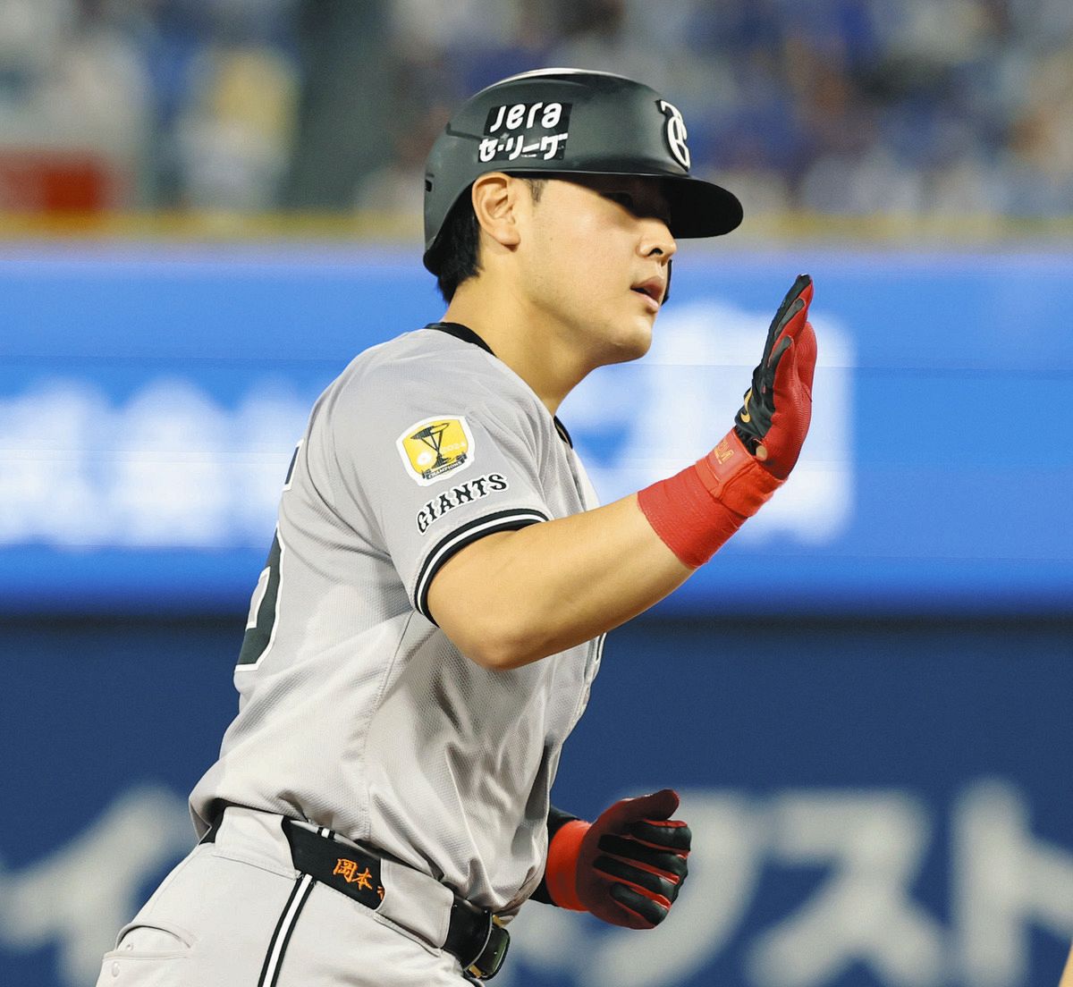 巨人・岡本和真、ここ5試合で4発目となる同点15号2ランも「負けたんで
