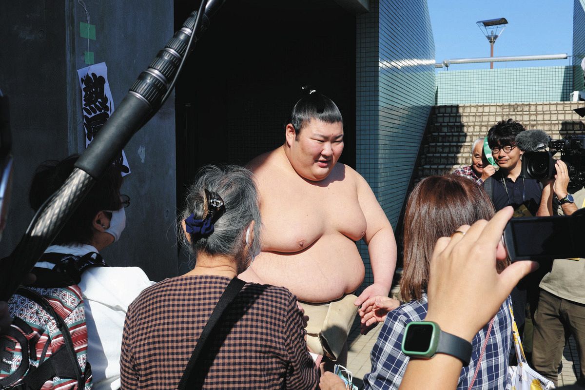 静岡県出身の熱海富士と翠富士に大声援 大相撲秋巡業「焼津場所」：中 
