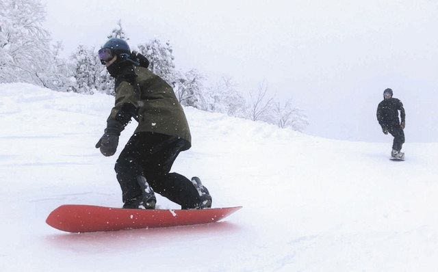 待ってました 雪のゲレンデ 白山の２スキー場オープン 北陸中日新聞web