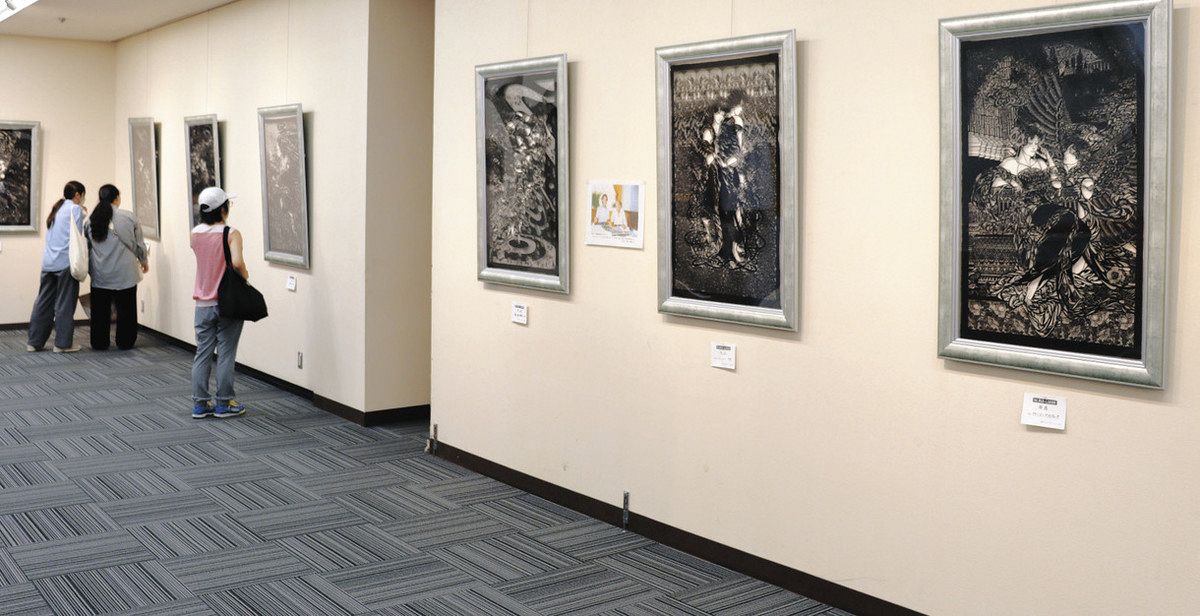 緻密な切り絵でミュシャの世界 倪さん 高岡で巡回展：北陸中日新聞Web