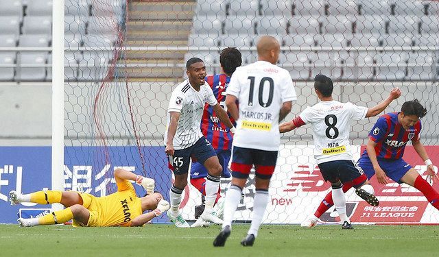Fc東京 守備崩壊で昨年10月以来の4連敗 内田拓哉が左腕負傷 3分で交代するアクシデントも 中日スポーツ 東京中日スポーツ Fc東京 守備崩壊で昨年10月以来の4連敗 内田拓哉が左腕負傷 3分で交代するアクシデントも 中日スポーツ 東京中日スポーツ