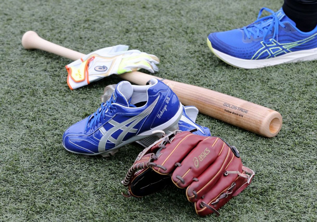 野球用品を縮小…テニスに注力する“アシックスの決断” それと高校球児の
