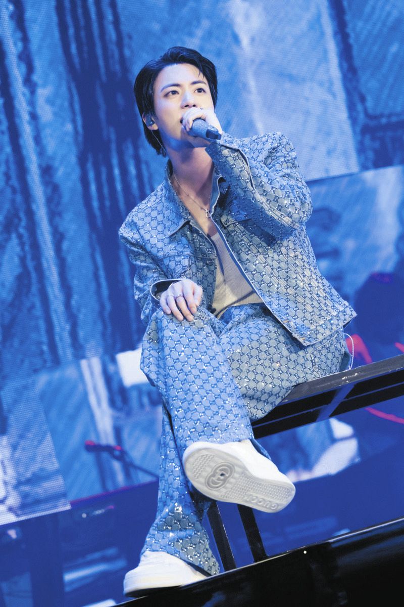 BTS』JIN、投げキッスで「ドキドキワクワクしてます」 初の単独