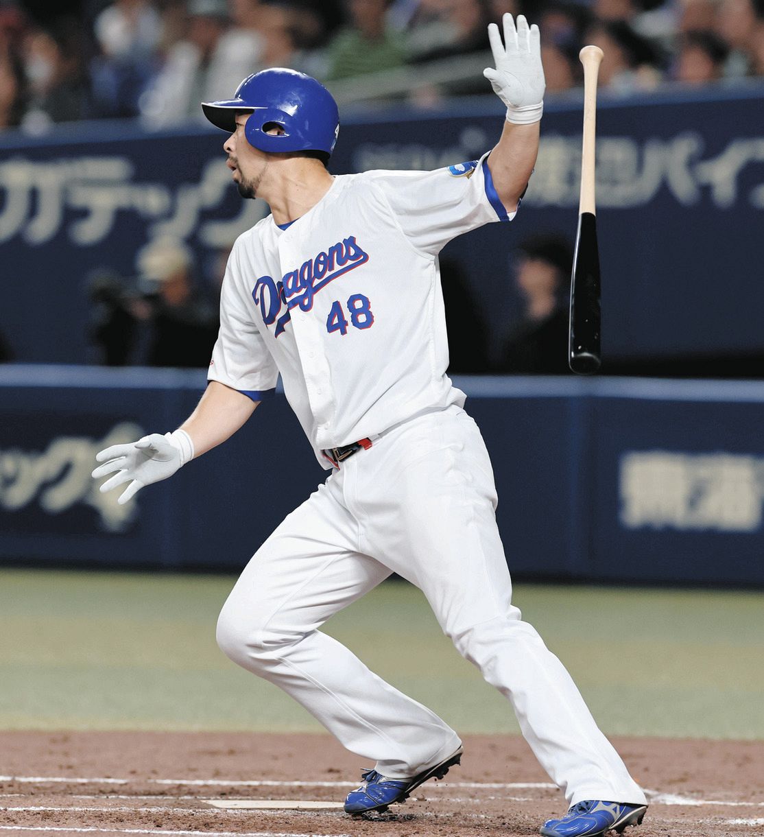 中日・阿部寿樹、出た復帰1号2ラン！DeNA・東の速球を逆方向へ