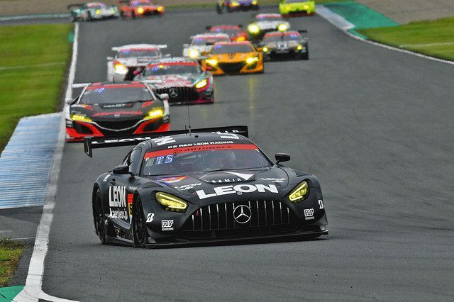 Gt300レオン黒澤監督 諦めるつもりはない 最終戦vでタイトルを奪い取る スーパーgt 中日スポーツ 東京中日スポーツ