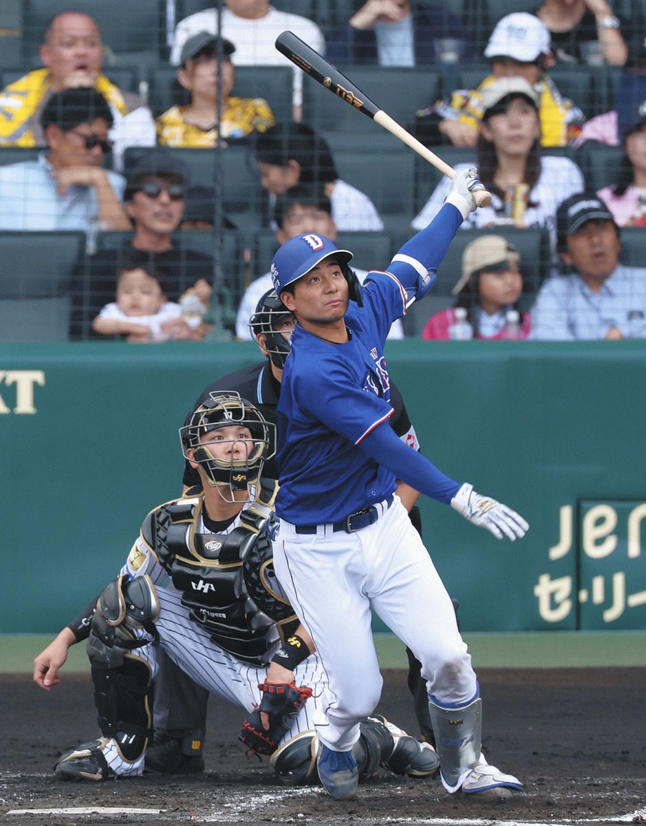 43年ぶり「2番・捕手」で本塁打の中日・石伊雄太、打球速度はサトテル
