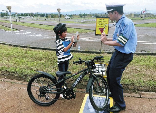 自転車ルール これで完璧だよ JAF石川 初の子ども向け検定:北陸中 自転車ルール これで完璧だよ JAF石川 初の子ども向け検定:北陸中