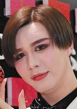 Matt、母・真紀さんの誕生日をお祝い 「ママ美人!!」「ほんとキラキラ親子」フォロワーも祝福:中日スポーツ・東京中日スポーツ
