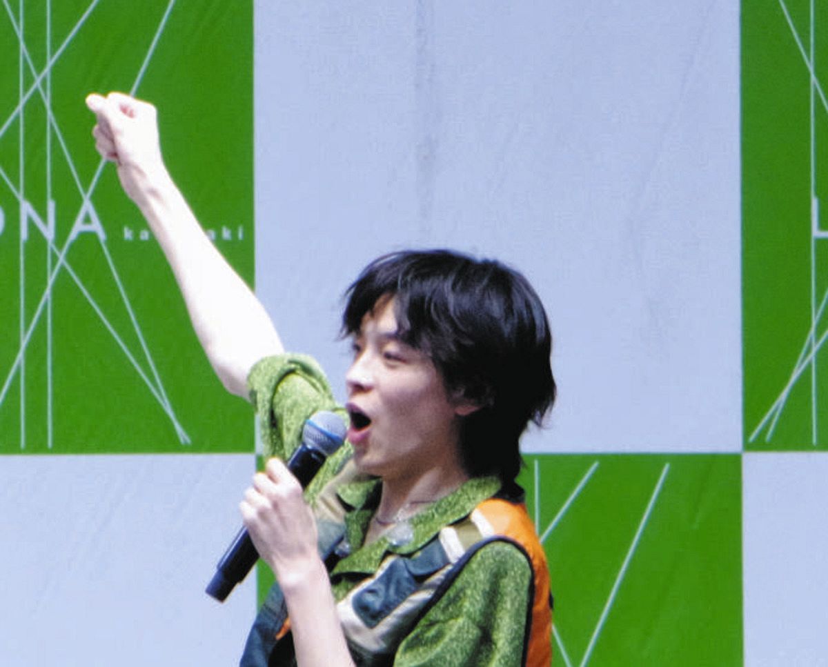 imase「やったー！」ファーストアルバム発売イベントで歓声浴びながら