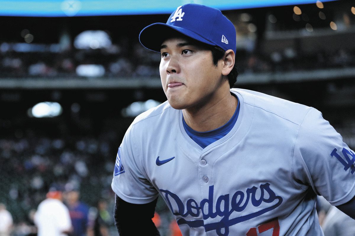 ドジャース 大谷翔平
ボブルヘッド ミニ
ホームユニフォーム
4.5インチ 大谷翔平、52号逆転3ラン、”本拠地ラスト先発”カーショーの負けを消す