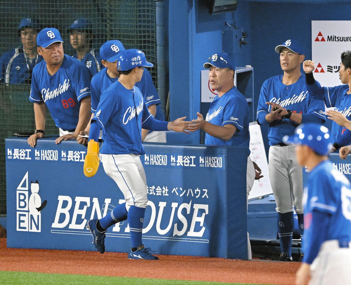 中日・井上一樹監督、選手を「はい上がって”いかせる”」 大敗にコーチ