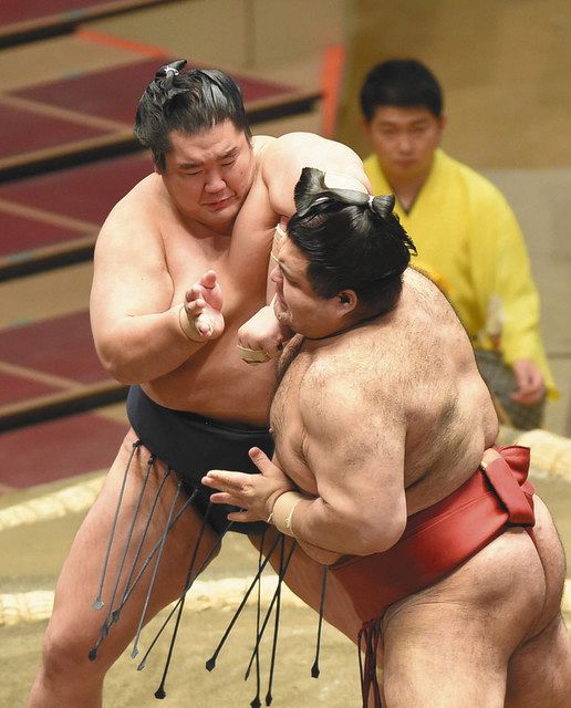 三役へ 締め込み「勝ち色」 輝関、金から濃紺に一新：北陸中日新聞Web