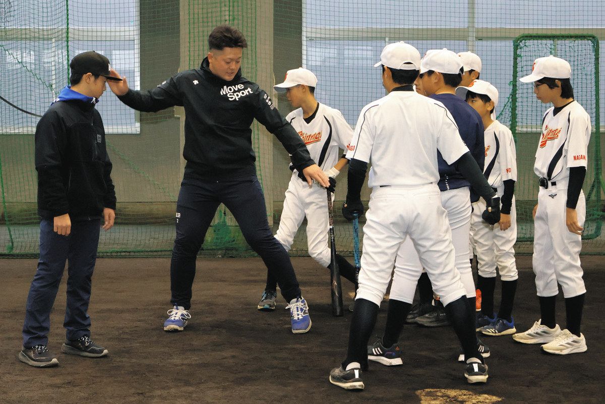 中日・上田コーチやDeNA・牧選手が技術指導 松本で中学生に野球