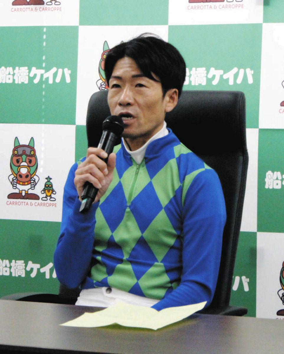 森泰斗騎手、晴れやかに引退会見「ジャンクフードなどを食べて、だら
