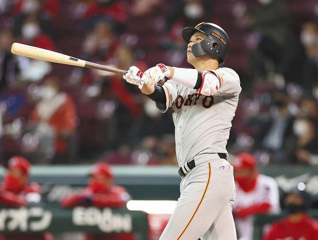 巨人 坂本が00安打へ ｍ2 ６回に18号同点2ラン 思い切っていい打撃ができた 中日スポーツ 東京中日スポーツ