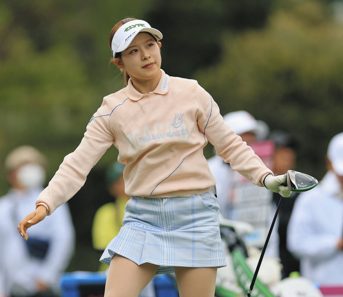 ◇女子ゴルフ 吉田鈴、岩井千怜・明愛…個性光るウエア競演【写真