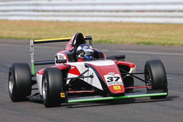 16歳・高2 中村仁が初V FIA−F4：中日スポーツ・東京中日スポーツ