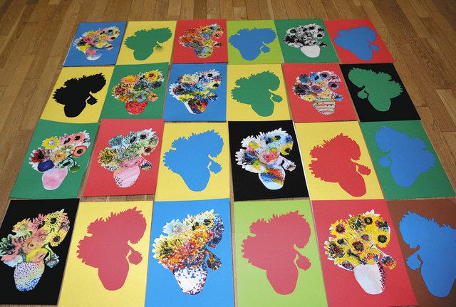 メリハリのある色彩の組み合わせが目を引く保育士らが手掛けた作品＝尾張旭市の藤池保育園で