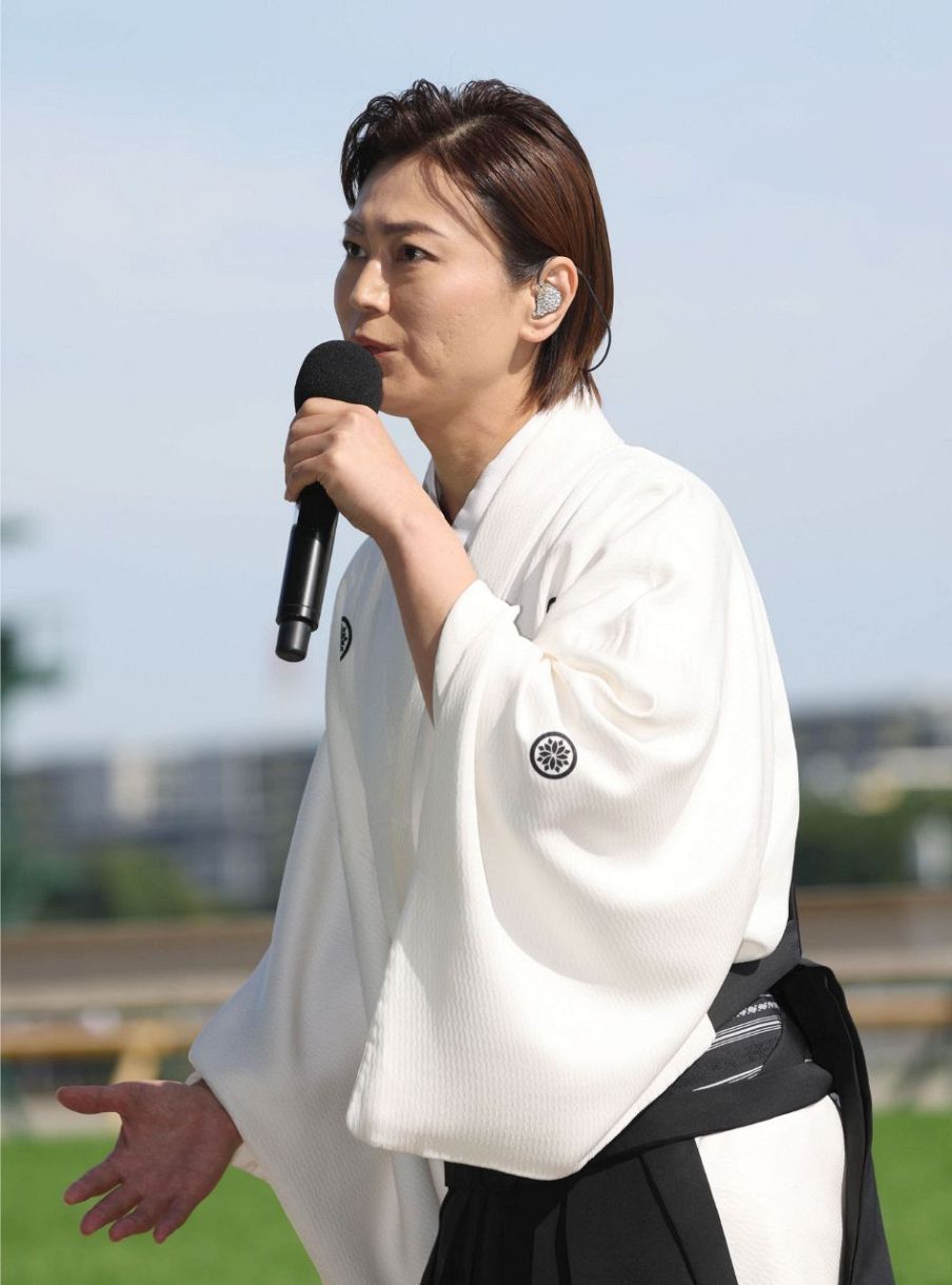 ダービー】歌手の氷川きよしが国歌独唱「勝利を願う祈りと一つになれる