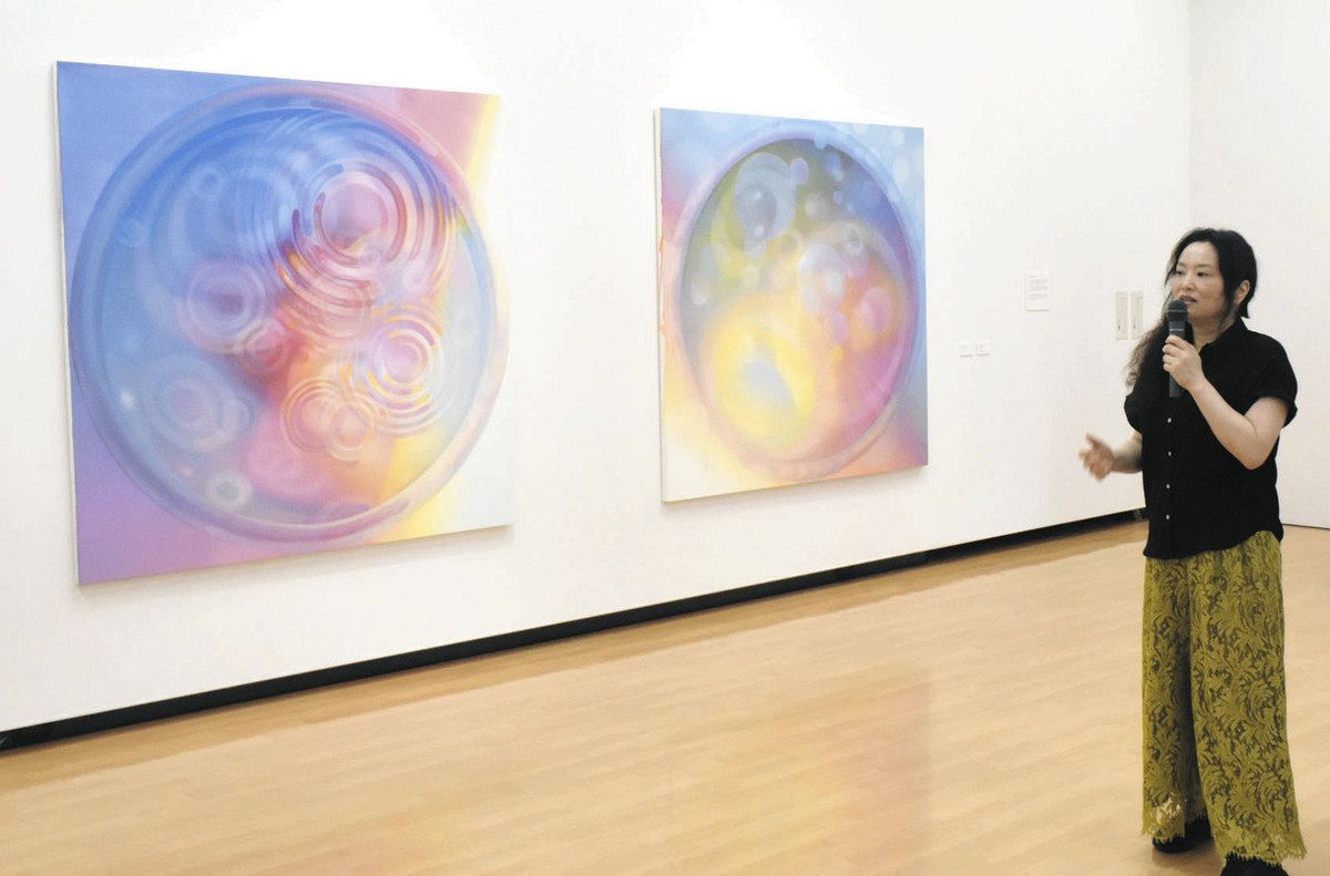 風と色 自由に感じて 美術家・曽谷さん 小矢部で個展：北陸中日新聞Web