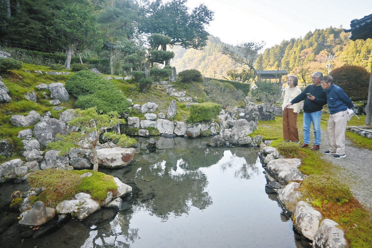 特別公開された伊藤氏庭園＝南越前町瀬戸で