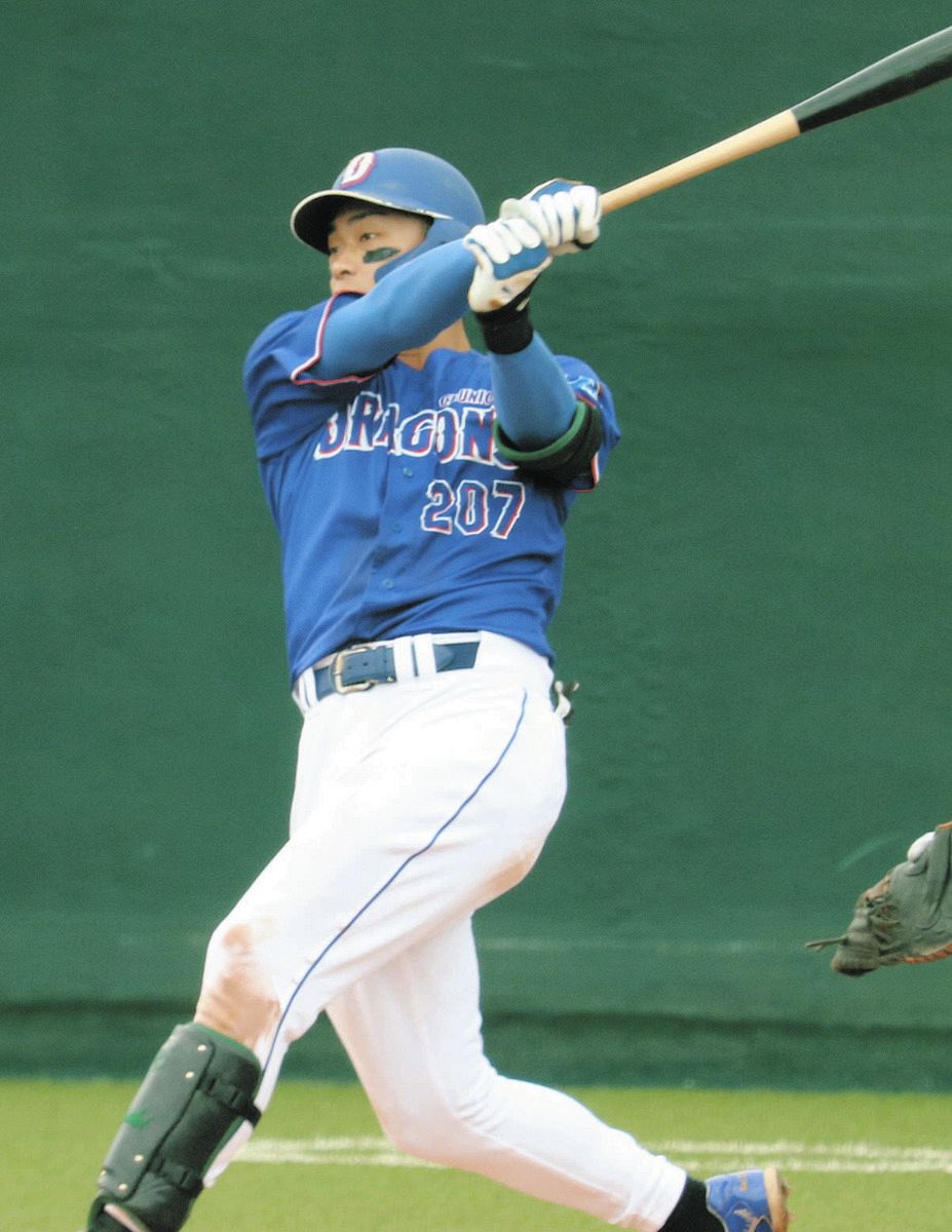 ４回２死、左前打を放った中日の津田啓史内野手