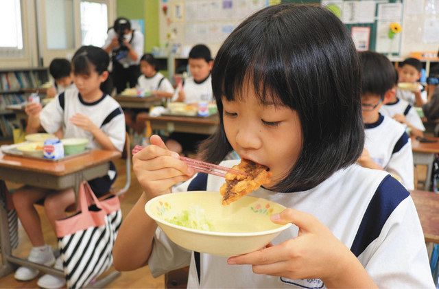 敦賀真鯛天ぷらに笑顔 市内小中学校給食に登場 日刊県民福井web