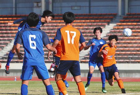 大学サッカー インカレ関東勢ベスト４に３校 桐蔭横浜大 遠藤 リベンジの先制ヘッド 中日スポーツ 東京中日スポーツ