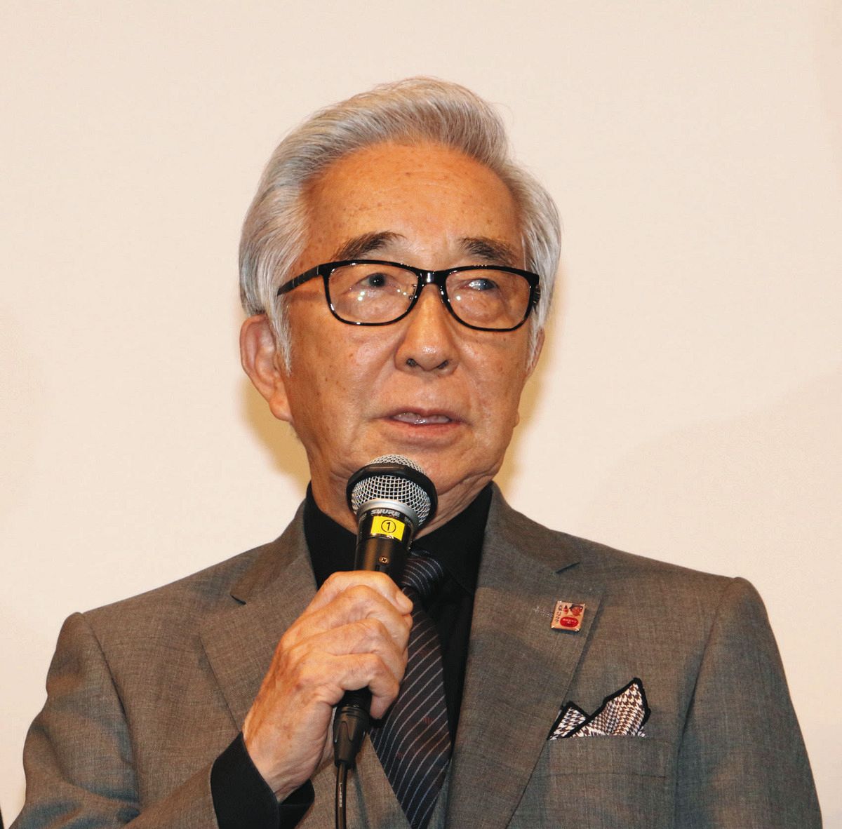 映画主演の大村崑まもなく92歳に「長生きするには怒らないでニコニコ笑う」ホラーサスペンス作品をPR：中日スポーツ・東京中日スポーツ