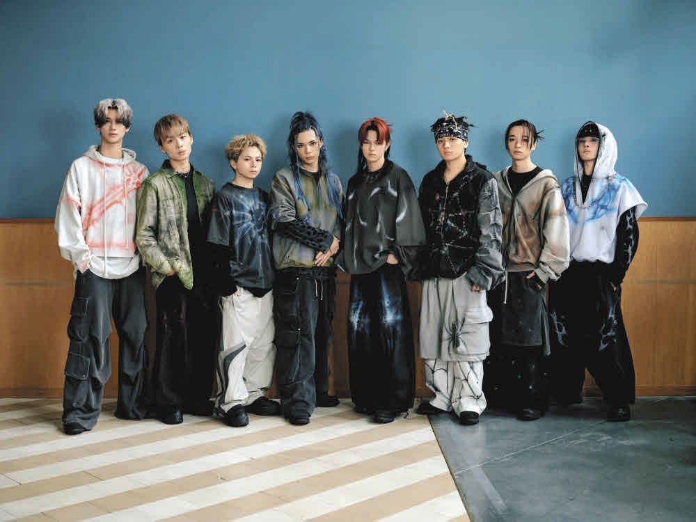 グローバルボーイズグループ「ONE OR EIGHT」渋谷で屋外ライブ 熱い歌