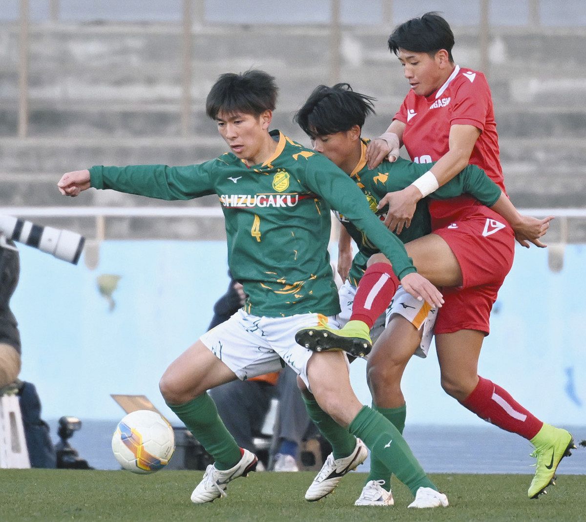 全国高校サッカー選手権＞ 静学攻めきれず 4戦無失点、胸を張る：中日