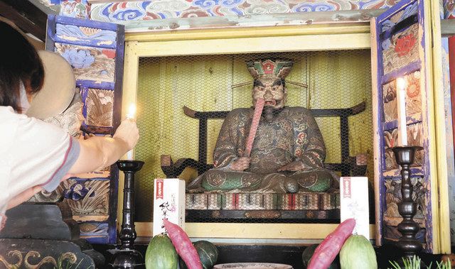 盆に合わせ 閻魔大王じゃ 鈴鹿 林光寺で像公開 中日新聞web