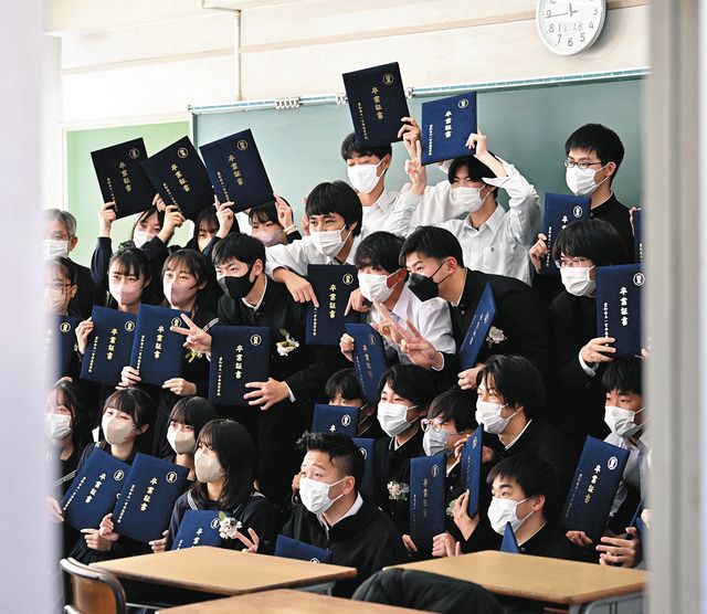 当たり前」の尊さをかみしめた3年間 公立高23校で卒業式：中日新聞Web