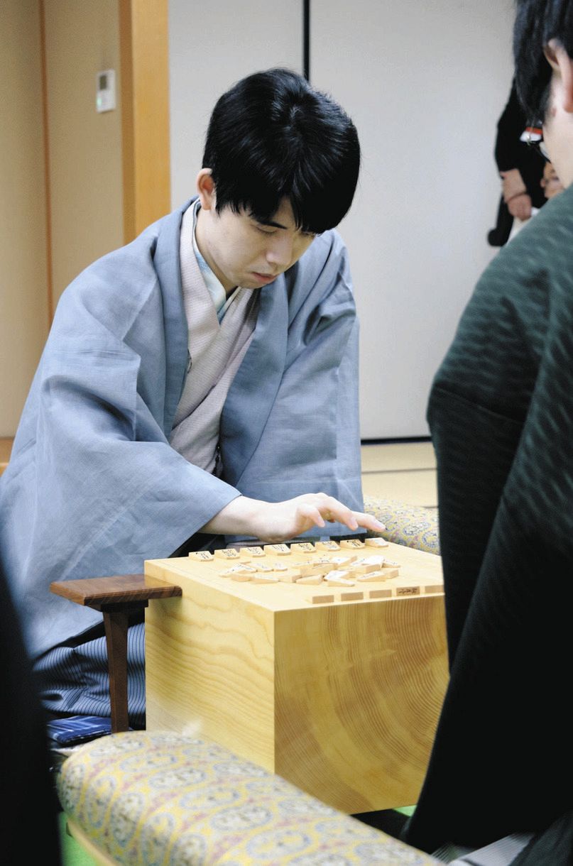 藤井聡太棋聖、午後のおやつはドリンクのみ 山崎隆之八段は「いちご羽