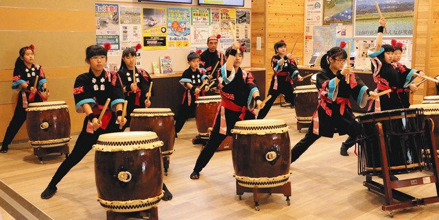 和太鼓 新春盛り上げ 道の駅・めぐみ白山で児童ら：北陸中日新聞Web