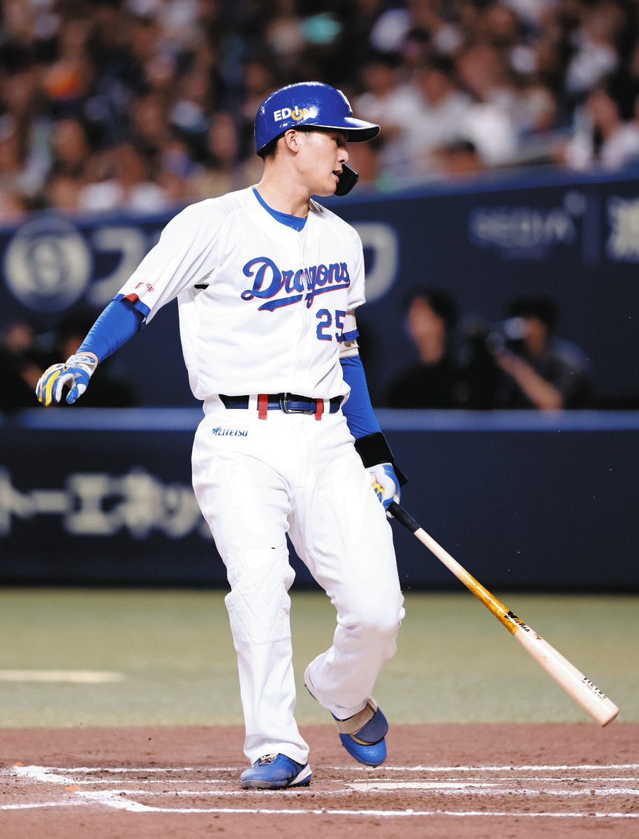 川上憲伸　ユニフォーム　中日ドラゴンズ 川上憲伸の目】思わず声を上げた甘い球を見逃し…好機に凡退の中日