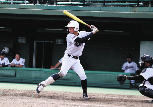 白球賛歌＞ 岐阜第一の1年・水野選手 思い切り奏功、三番で3の3：中