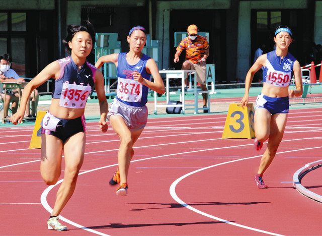 陸上 県高校新人陸上 武田（日大三島）女子800、1500制す：中日新聞