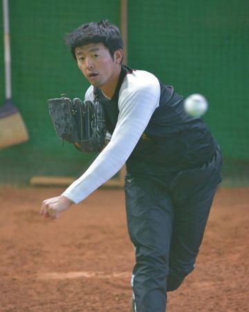 中日 浜田達郎がブルペン投球再開 右脇腹は不安なし 4年ぶり支配下の決意 2月1日からいく 中日新聞web