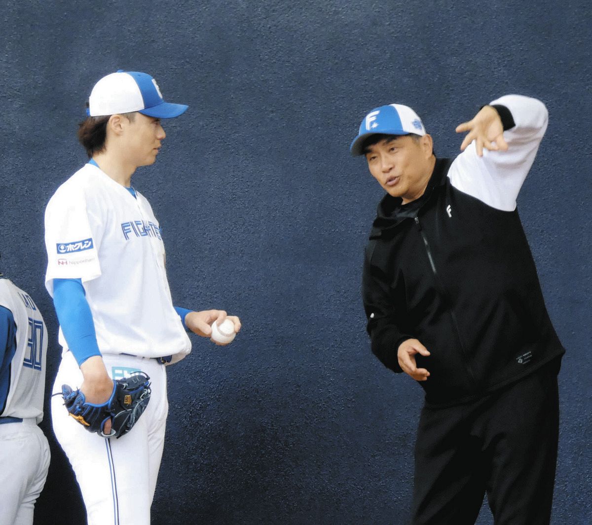 日本ハム】レジェンド山本昌さんが”宝刀”スクリューボールを山崎福也に