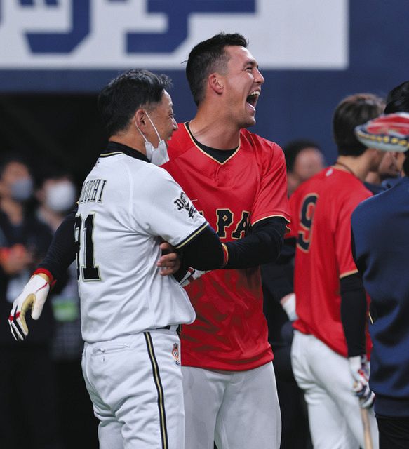 ヌートバーが試合前にカージナルスの先輩でオリックスの田口壮