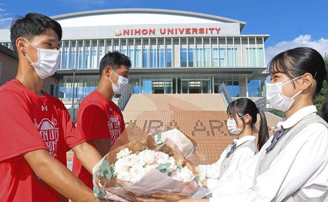 春夏敢闘 感動ありがとう 日大三島高野球部が帰校 中日新聞しずおかweb