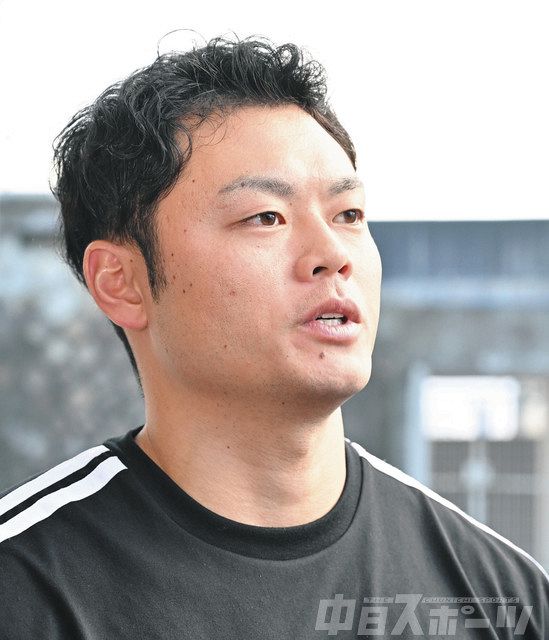 自主トレ 細川：中日スポーツ・東京中日スポーツ