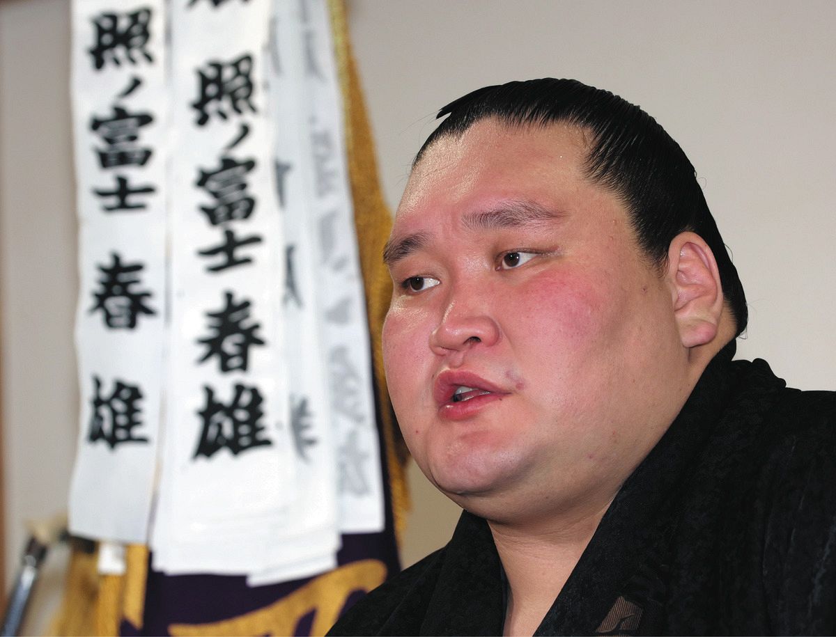 優勝一夜明けの照ノ富士、最近の若手に物申す「1場所、2場所ぐらいで勢いが止まる」「みんなが騒ぎすぎている部分も」:中日スポーツ・東京中日スポーツ